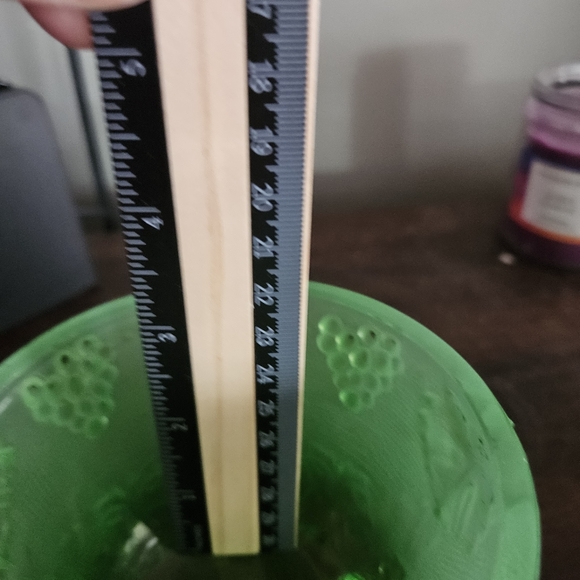 Vintage and Rare 1950's Footed Emerald Candy Dish with Grape and Leaf Pattern - Picture 9 of 9